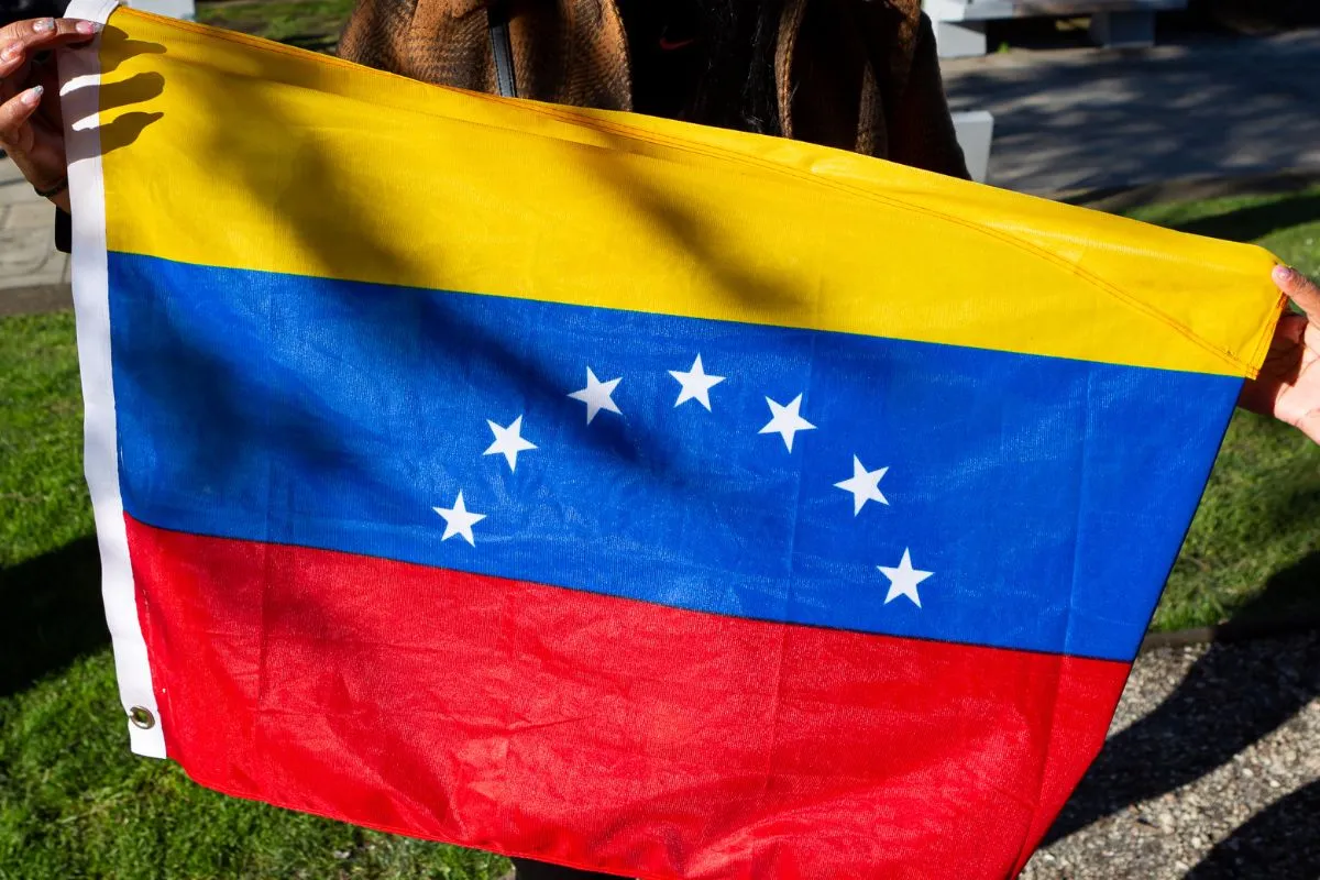 Ciudadana venezolana ingresó por paso no habilitado y alegó arraigo familiar: Suprema confirmó su expulsión de Chile