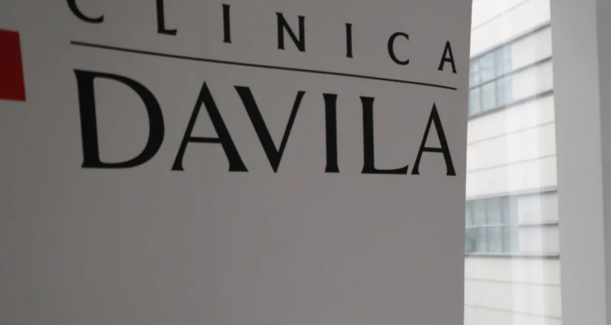 Clínica Dávila exigió firmar pagaré antes de atender a paciente de 66 años con riesgo vital por trombosis: $34 millones de multa