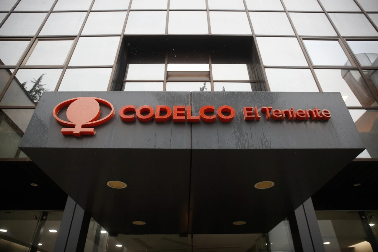 Codelco aparta a altos cargos tras auditoría que detectó ocultamiento de información por accidente en El Teniente con 6 fallecidos