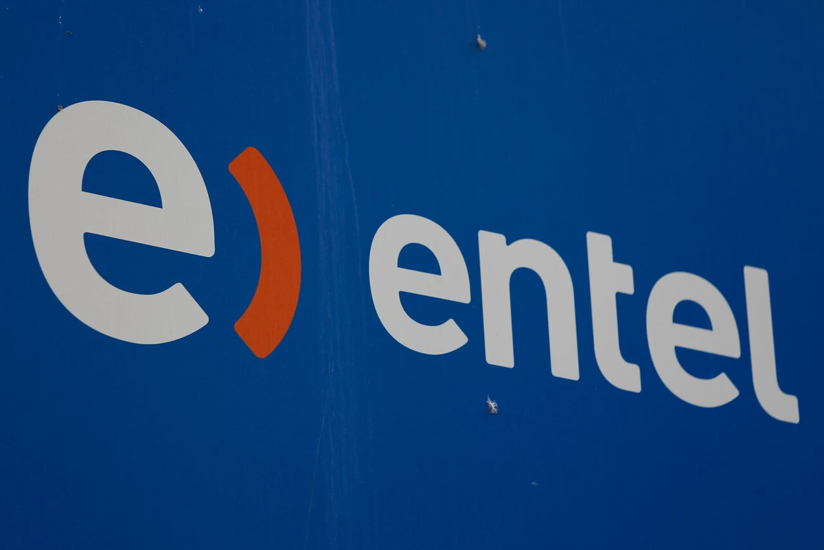Compró celular en Entel, la venta fue anulada y nunca recibió su dinero: Corte ordena devolver $240 mil y pagarle $200 mil más