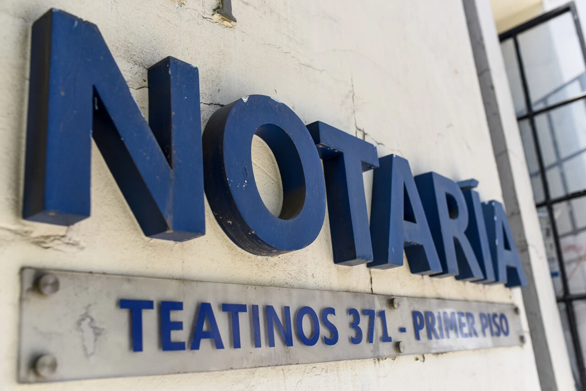 Con fiscalización y tope de aranceles, pero sin digitalización: La reforma notarial que avanza en parte y deja mucho fuera