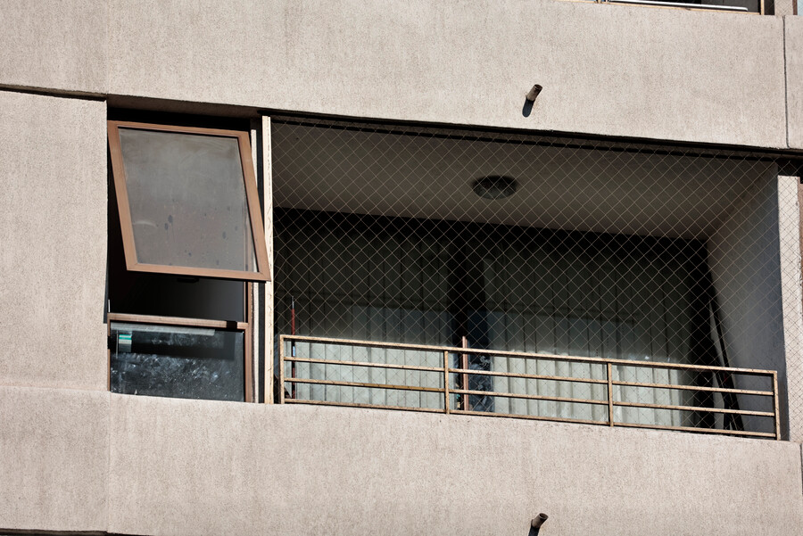 Condominios pueden cortar agua, luz y gas por gastos comunes impagos: Reclamos son en juzgados de policía