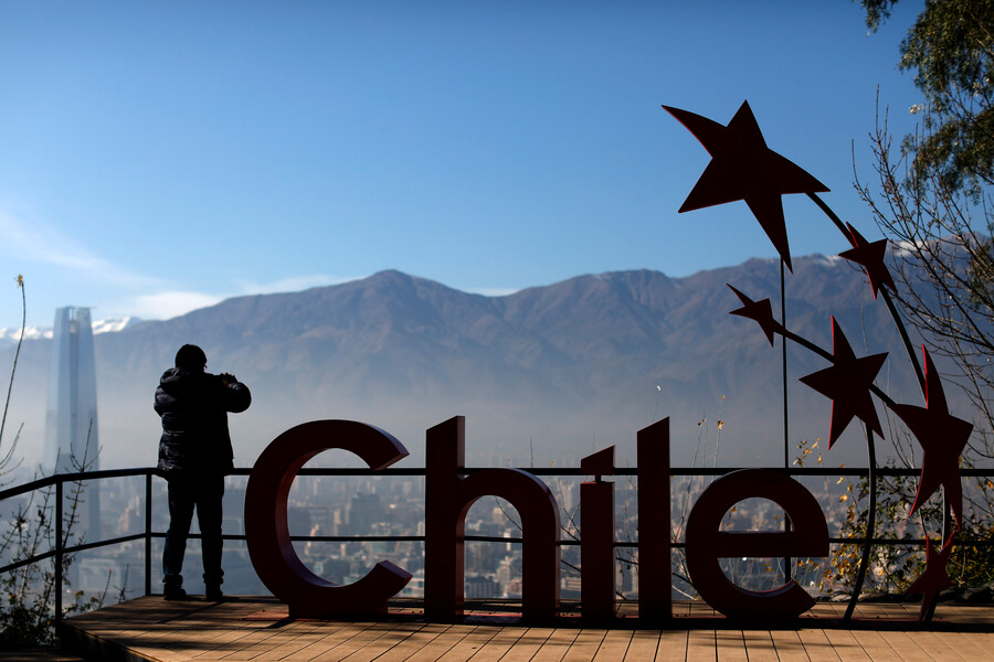 De 8 mil millones de habitantes en el planeta 6 mil tienen ingresos medios: Chile es excepción