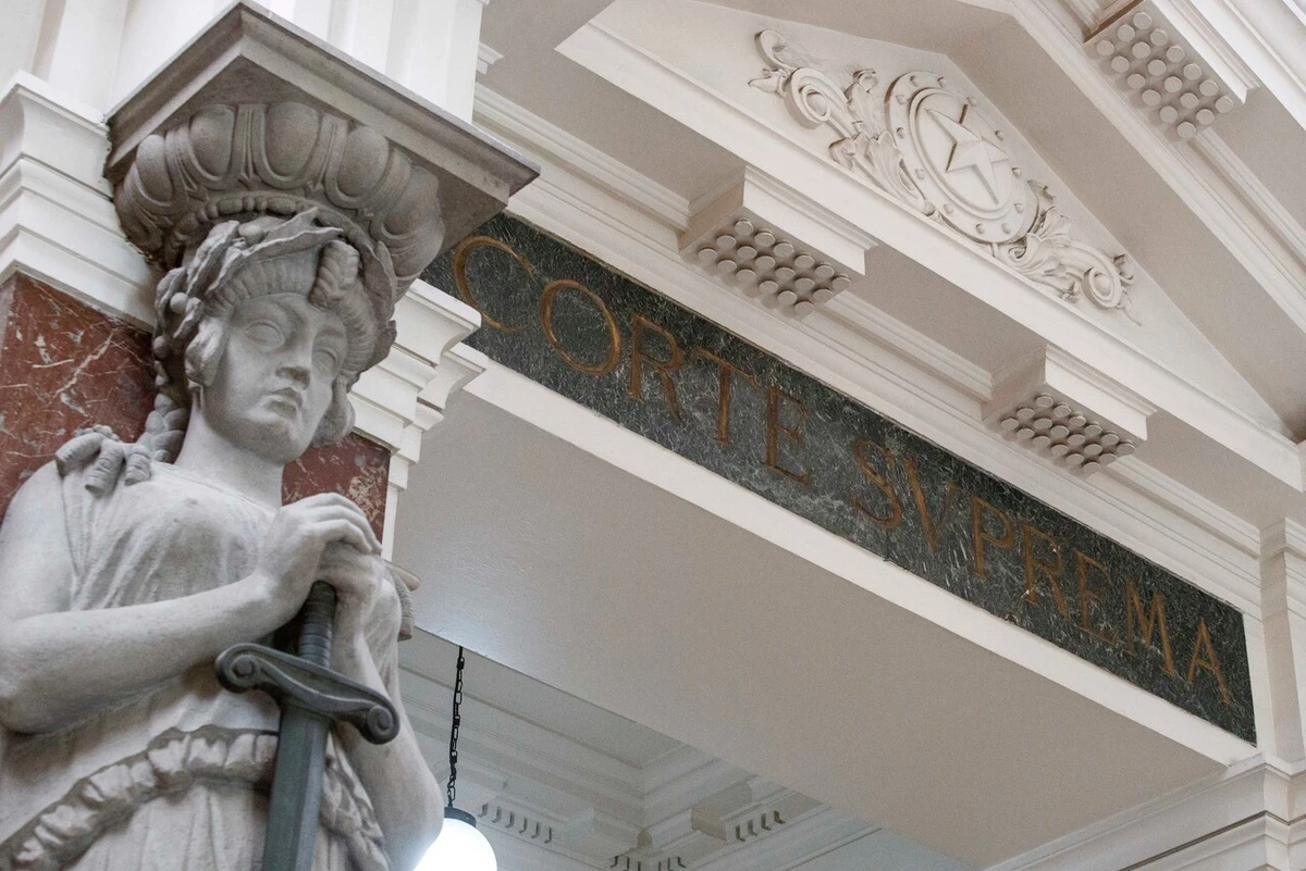 Dependía de vecinos para entrar a su casa en condominio y no le informaban gastos comunes: Suprema exige habilitar ingreso