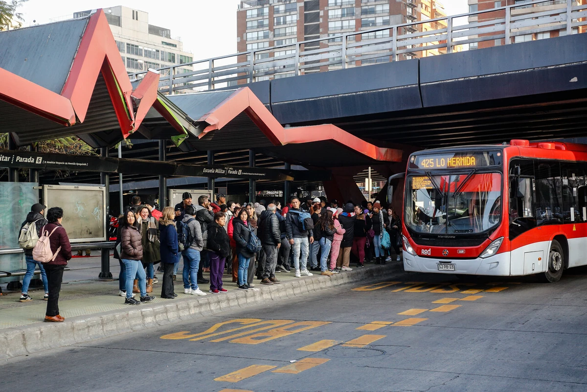 Descuento en transporte público: Revisa quiénes pueden acceder a precios más bajos
