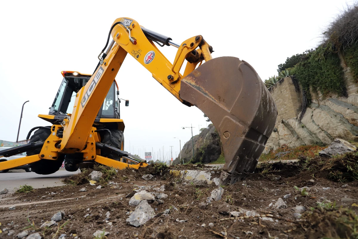 Destruyó cerco con retroexcavadora por estar en desacuerdo con la partición del terreno y Suprema ordena reconstruirlo