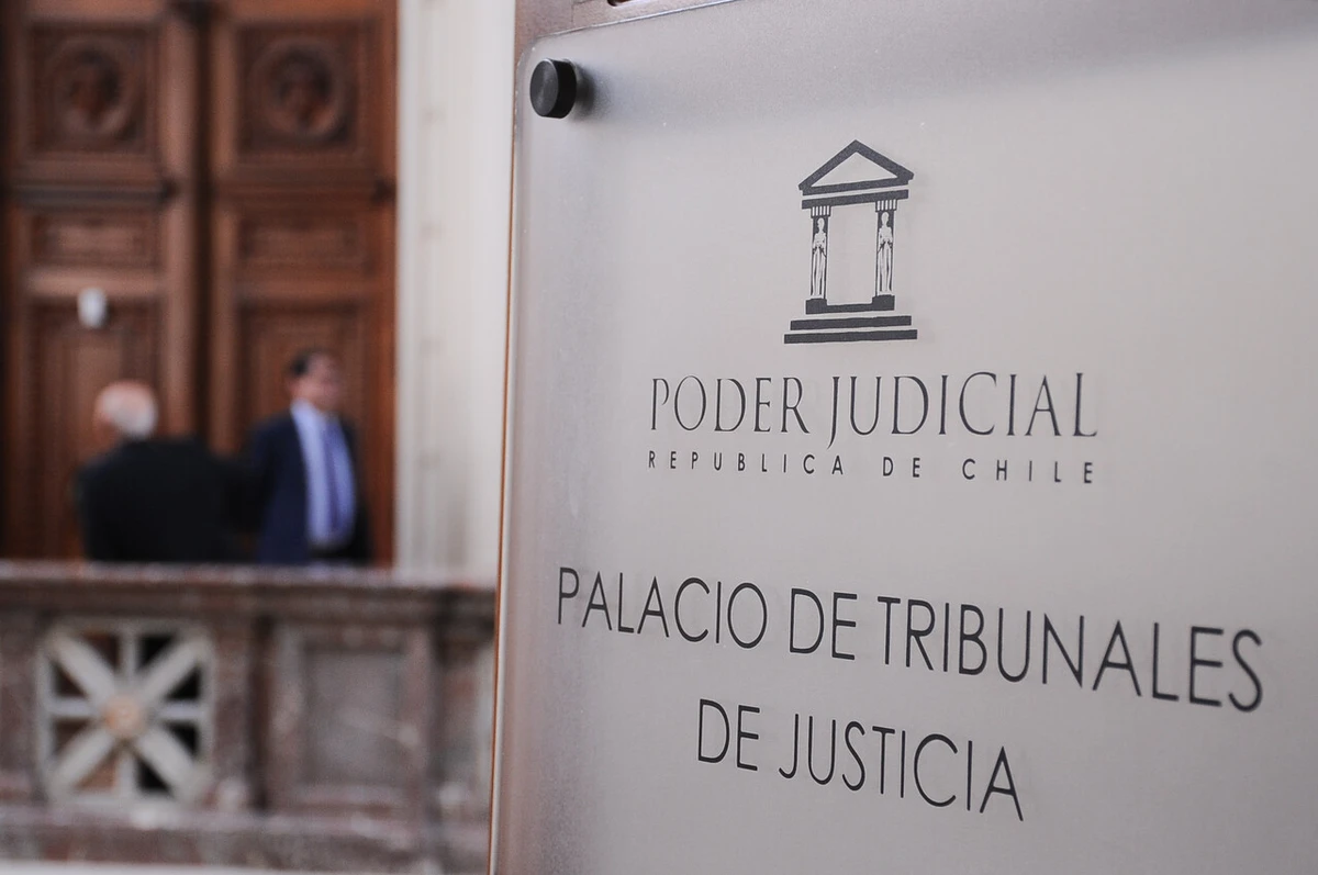 Echaron a 4 profesoras de colegio de Providencia "por necesidades de empresa" pero reemplazaron: Compensadas con $17 mill