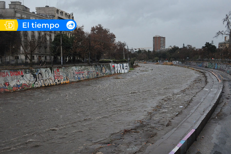 Alerta Amarilla para la Región Metropolitana: Senapred se moviliza por alta cantidad de lluvia