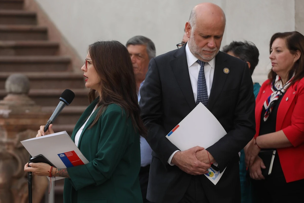 Elizalde desafía a debatir con cifras y defiende gestión de Boric en cónclave oficialista y Vallejo llama a la unidad del progresismo