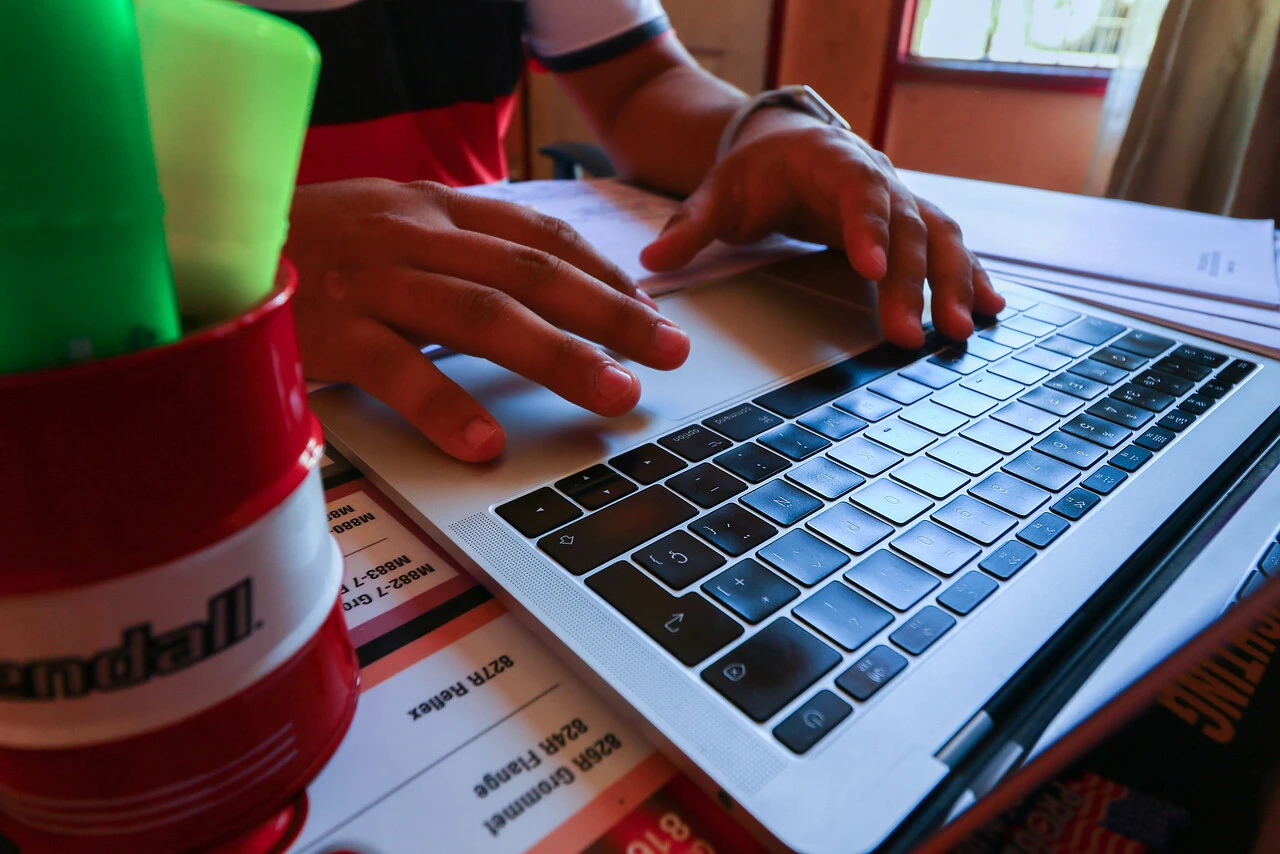 Estudio revela que cuatro de cada cinco PyMEs ya emplean IA en procesos de Recursos Humanos