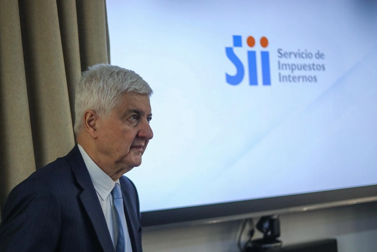 Etcheberry contra las cuerdas: Director del SII dice 