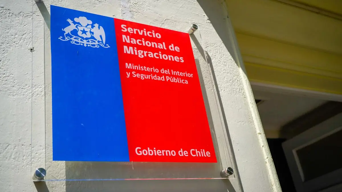 Extranjera apeló orden de abandono de Chile en 2024 y esperó más de un año sin respuesta: Corte ordenó pronunciarse en 60 días