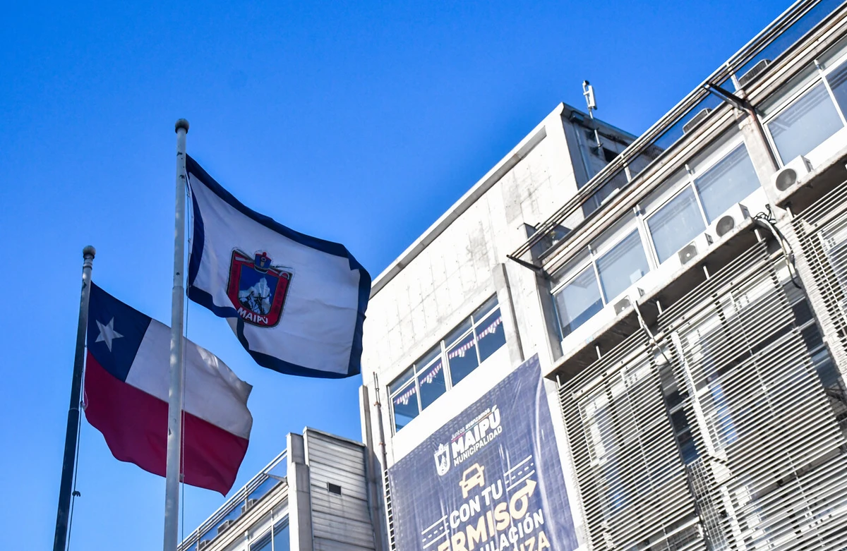 Feria de Maipú bloqueó por 3 años entrada a condominio: Suprema ordena solución definitiva a municipio por no actuar