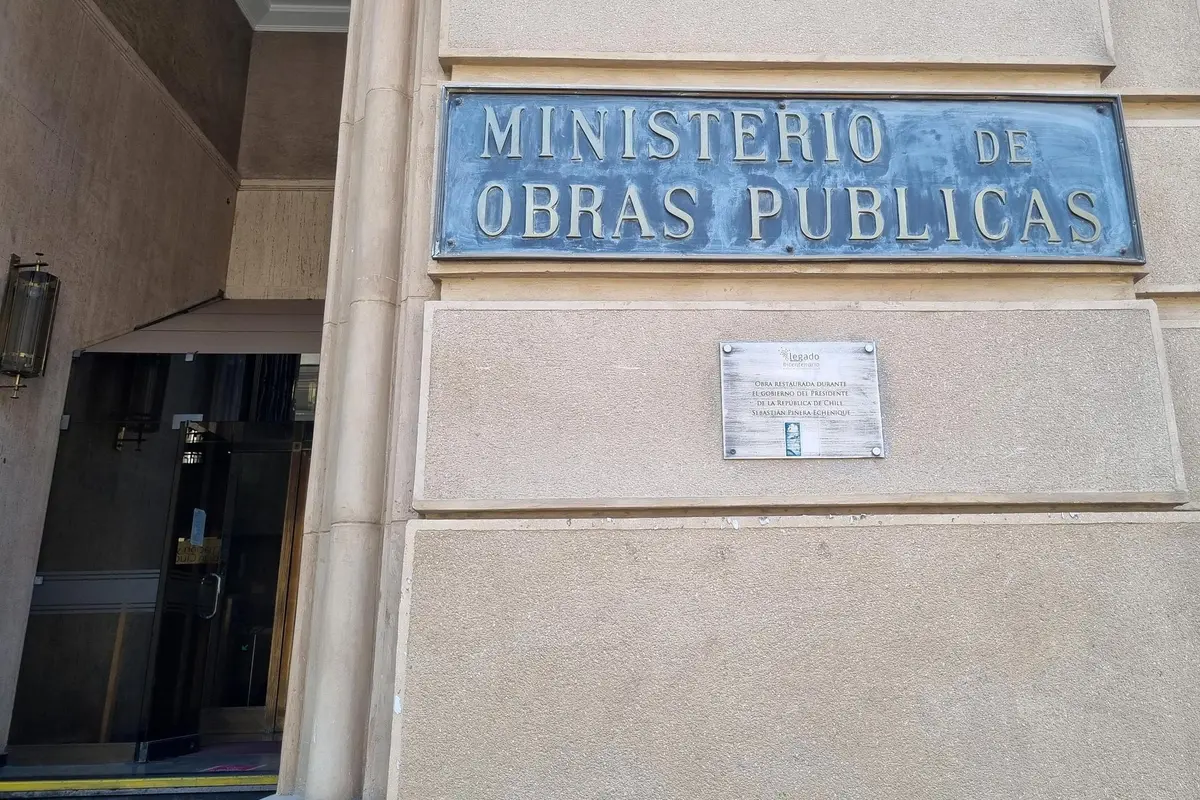 Funcionario público que guardó videos sexuales y de zoofilia en PC del MOP fue destituido tras llevar litigio a la Corte