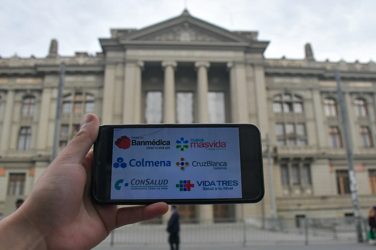 Isapre lo desafilió por viajar 4 veces al extranjero con licencia de reposo total: Intentó revertirlo pero Suprema rechazó