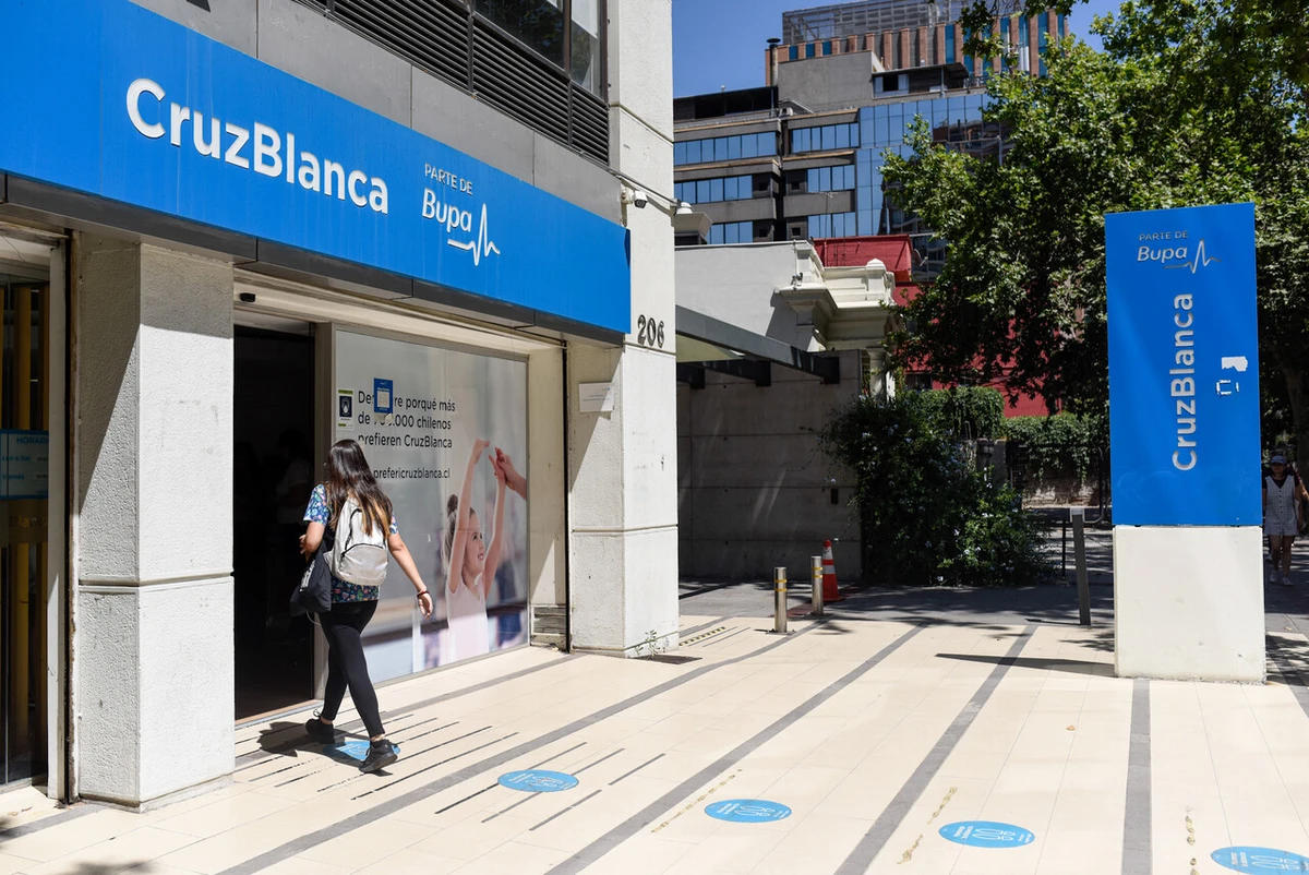 Isapre reveló sin consentimiento diagnóstico de VIH a padrastro de afiliado: Suprema ordena pagarle $15 millones