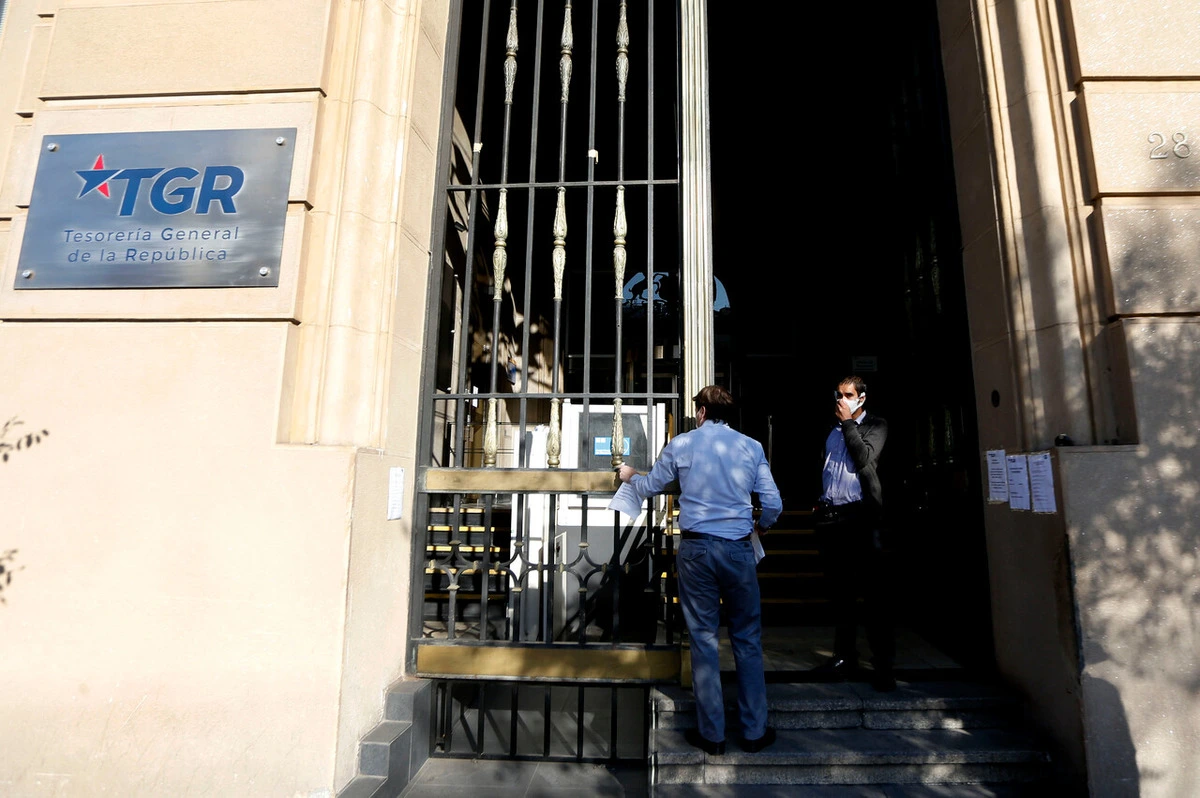 Justicia confirma retención de devolución de impuestos por deuda CAE: Contribuyente perdió en tribunales la restitución