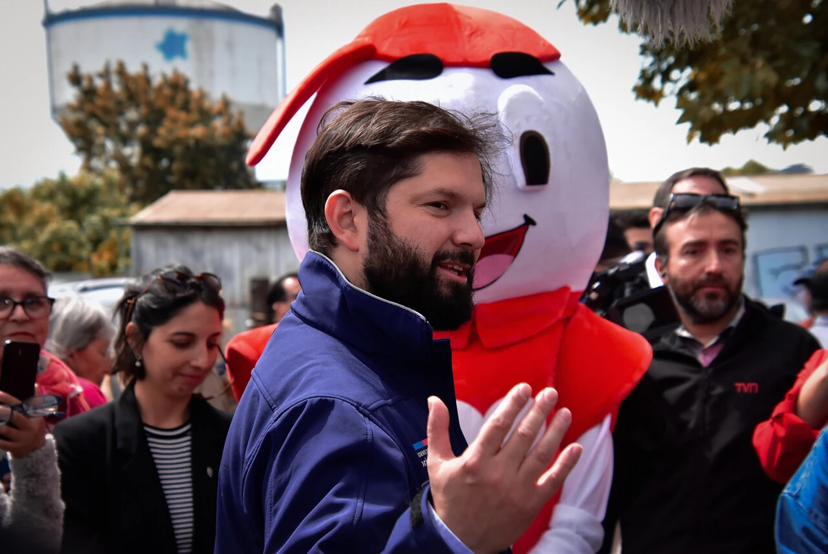 La aparición de Boric en la Teletón que dejó tres donaciones y el regreso inesperado de un objeto del año pasado