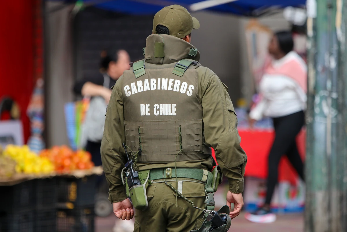 La traición del uniforme: Carabinero es condenado a 8 años de presidio por asaltar casa en Renca fingiendo operativo