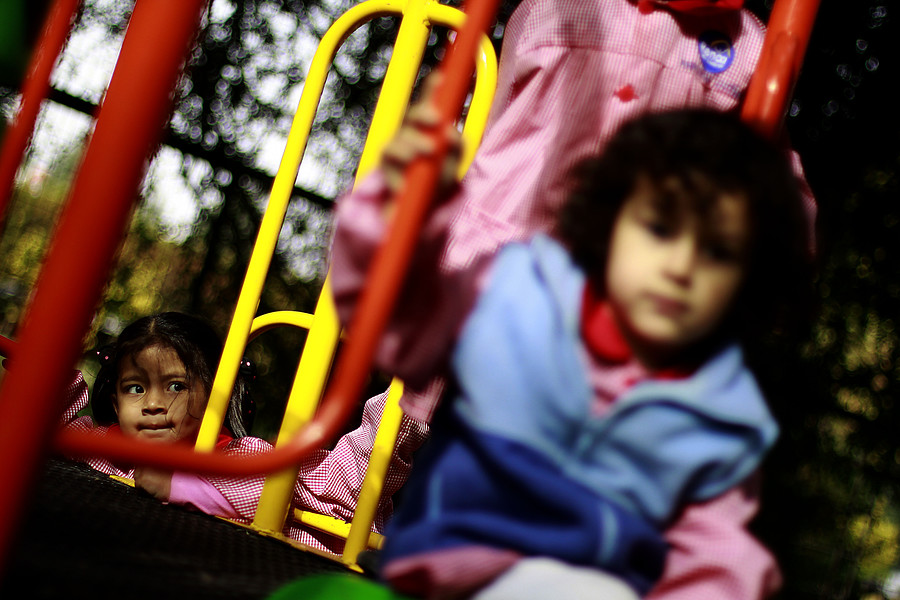 Lanzan serie para fomentar educación preescolar en Chile: Solo mitad de niños va al jardín