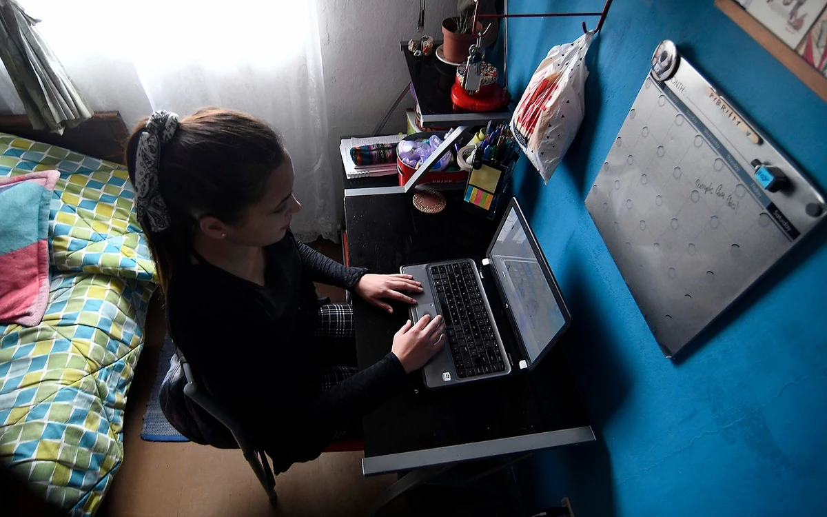 Les negaron teletrabajo diciendo que el call center exigía presencialidad pese a tener hijos menores: Corte ratifica multa