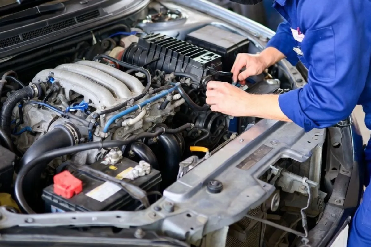 Llevó su auto a taller de Machalí para cambiar aceite y motor quedó destruido: Empresa deberá pagarle $8 millones