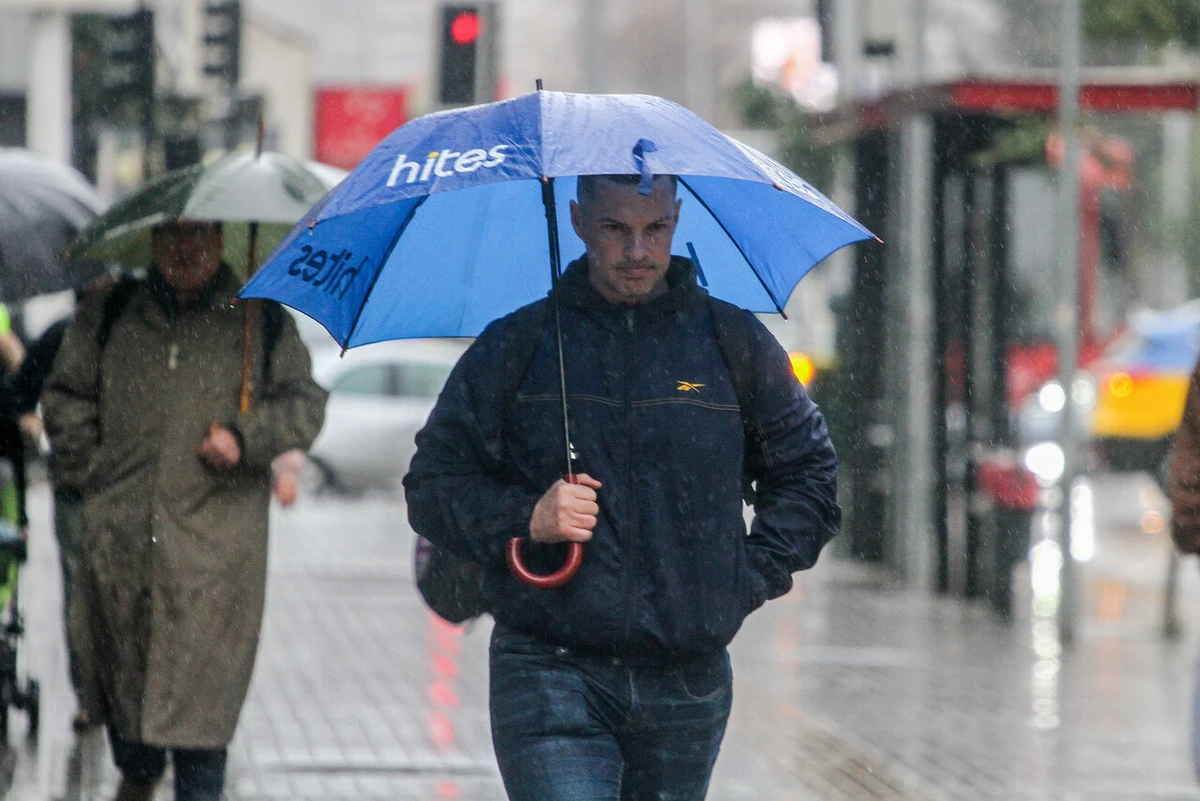 Lluvia en Santiago: Revisa a qué hora comenzarán las precipitaciones en la Región Metropolitana y el resto del país