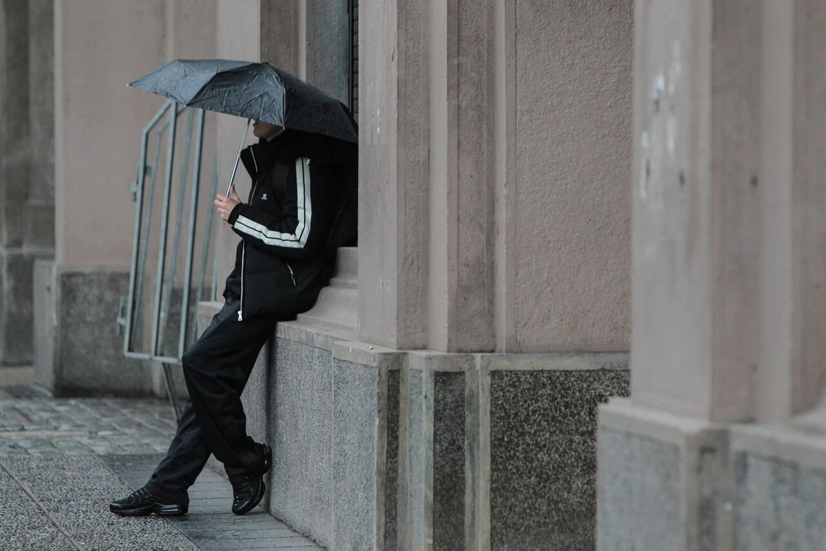 Lluvias regresan a Santiago: Sistema frontal traerá aire frío y descenso de temperaturas en la RM