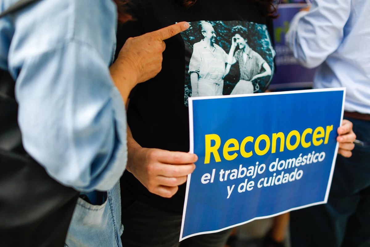 Más del 70% del trabajo doméstico que realizan mujeres en Chile es informal: “Ha sido históricamente invisibilizado”