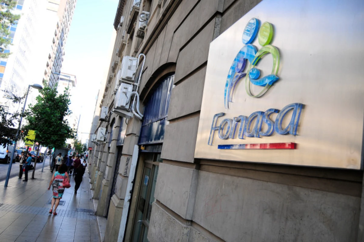 Mujer con fibrosis quística logra que Suprema ordene entregar fármaco vital de $250 millones tras negativa de Fonasa