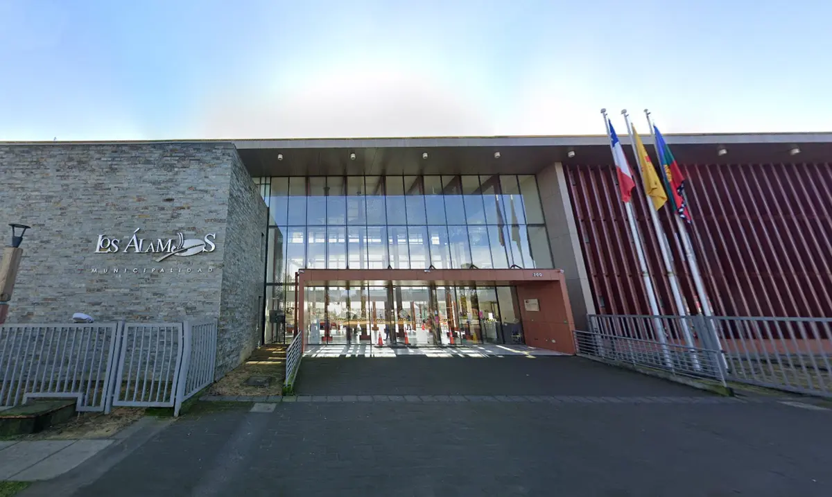 Municipalidad la despidió por no apoyar campaña del alcalde: Corte declaró que fue discriminatorio y ordenó pagar $4,8 millones