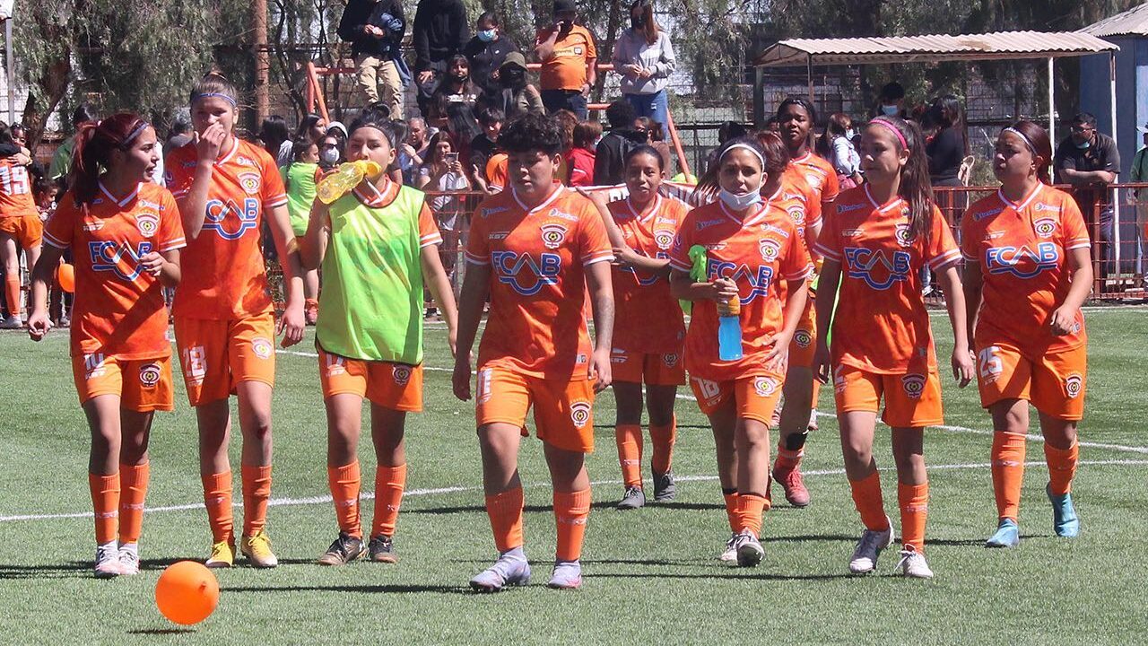 Otro golpe para Cobreloa: No firmaron la mitad de contratos de plantel femenino y son multados