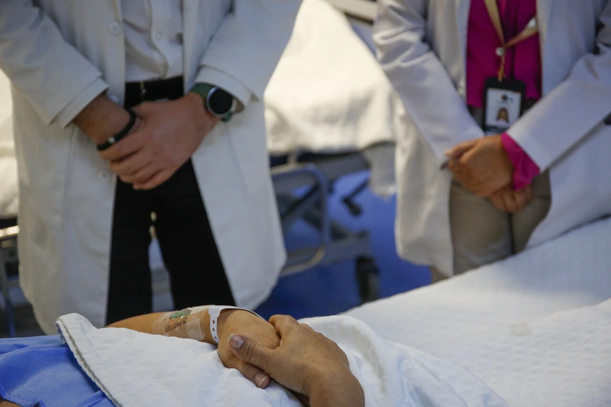 Paciente falleció tras sufrir ACV y manejo posoperatorio negligente en clínica: Corte ordena pagar $120 millones a familia