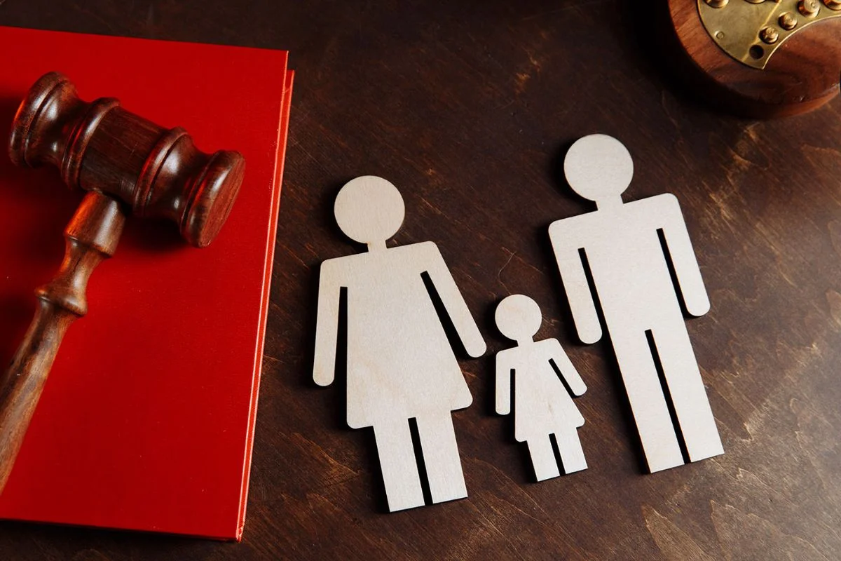 Padre pidió rebajar pensión a hijo universitario por cubrir más del 100% de sus gastos: Tribunal acogió reducción en pagos