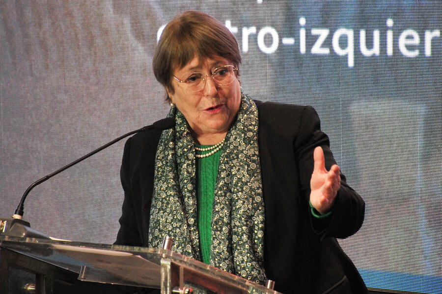 Pese a descarte Bachelet sube en las encuestas porque la gente quiere 