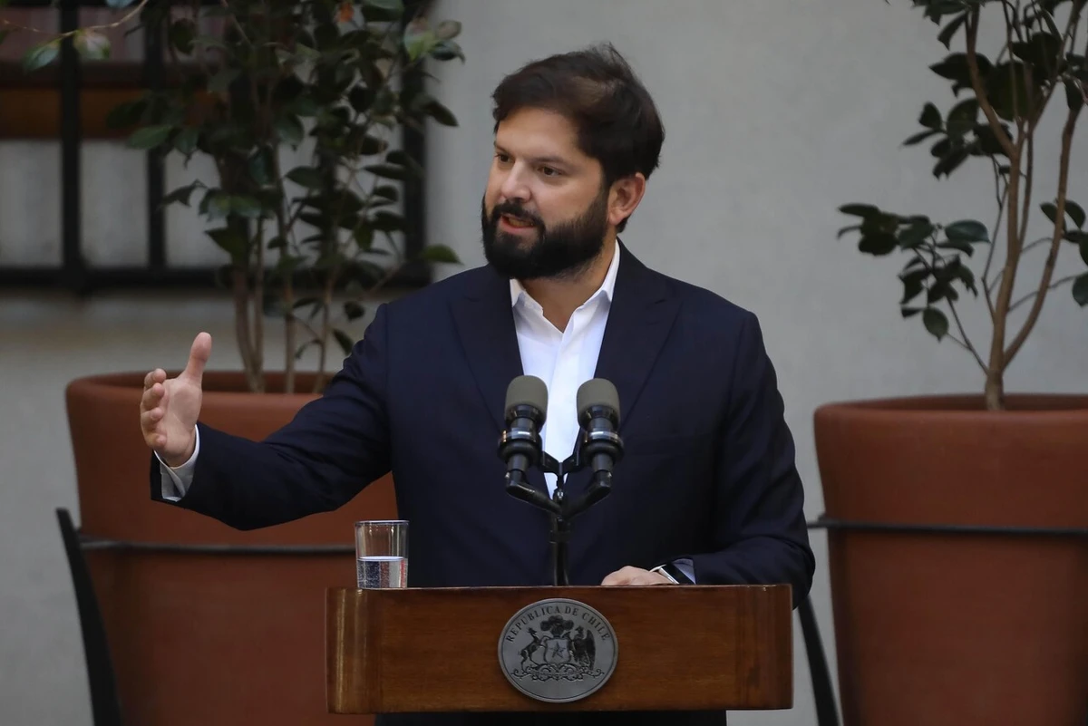 Polémica por cable submarino: Boric asegura que habló con Kast antes y afirma que “no hay nada oculto”