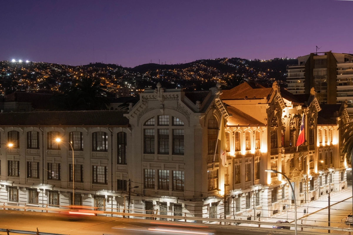 Quería retirarse de universidad pero le exigieron pagar por ramos no cursados: Corte declaró inexistente la deuda