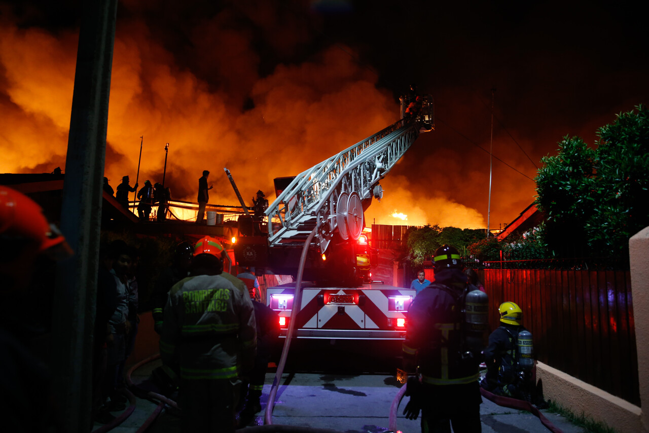 Trágico incendio en Renca: Seis personas de la misma familia fallecen producto de las llamas