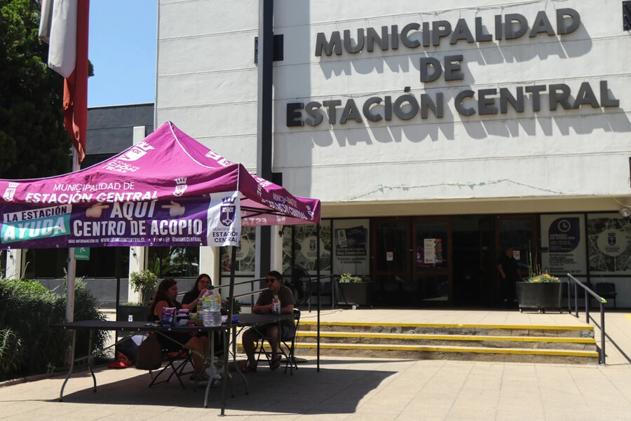 Resultó lesionada tras caída de rama de árbol en Estación Central: Demandó a municipio y deberán pagarle $2 millones