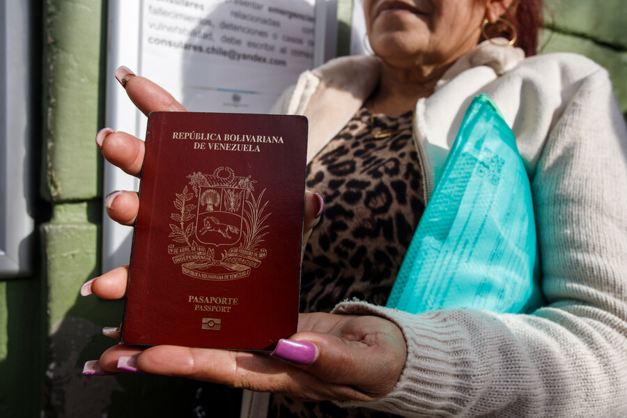 Retiro de equipo diplomático en Venezuela afectará tramitación de pasaportes y visas