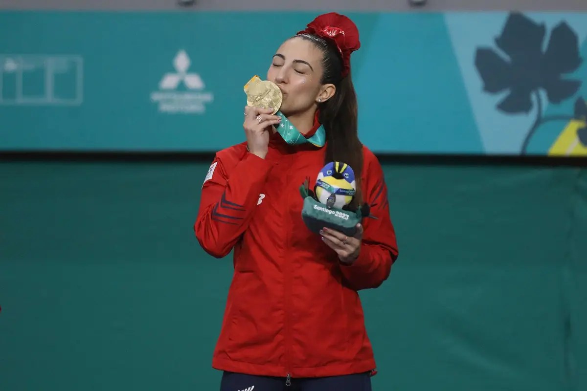 “Sangró por Chile”: Valentina Toro gana oro en Malasia con la ceja cortada y emociona con su entrega