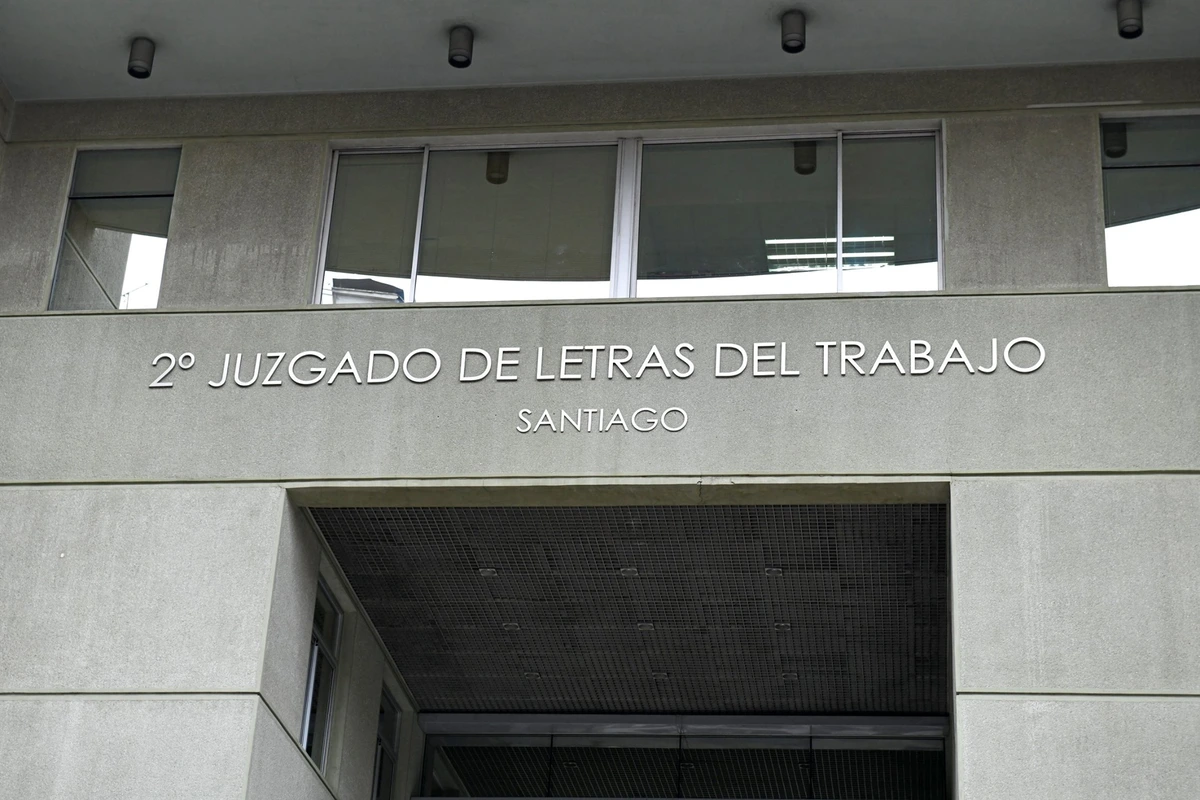 Se autodespidió tras meses con sueldos atrasados y cotizaciones impagas por casi un año: Ahora deberán pagarle $12,6 millones