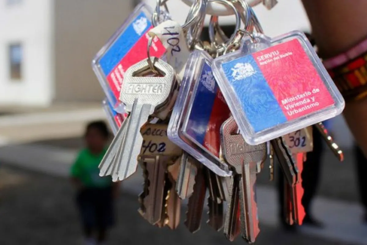 Serviu le pidió devolver departamento con subsidio tras no estar en 3 fiscalizaciones y no acató: Ordenan restituir en 3 días