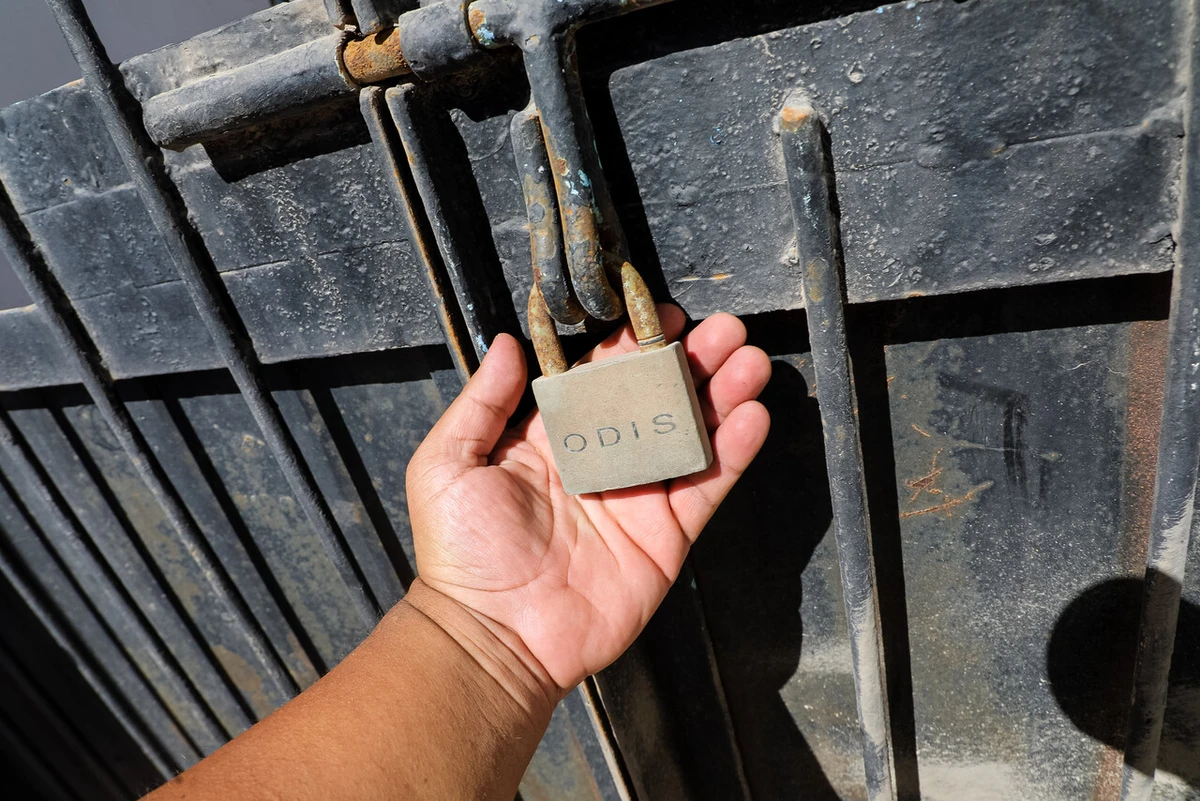 Subarrendador rompió puerta del baño para entrar y cerró local con candado por deudas: Suprema ordena reabrir al arrendatario