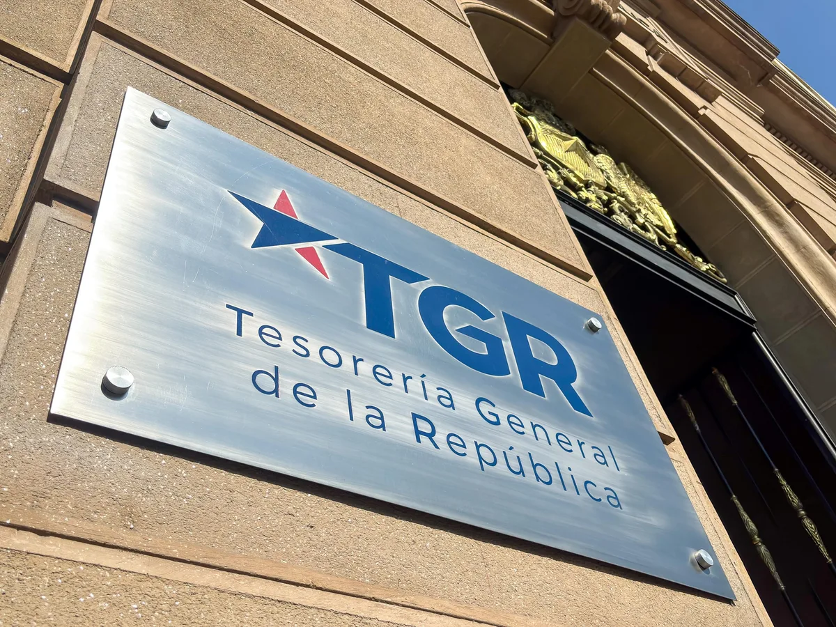 Tesorería habría cobrado doble contribuciones por $18 millones y tras reclamo devolvió solo 9: Corte exige informar caso