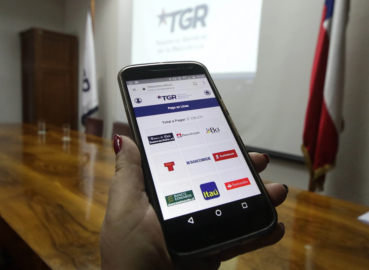 TGR le descontó $4,2 millones de su indemnización laboral por deuda del CAE y fue a juicio: Suprema ordenó restituir monto
