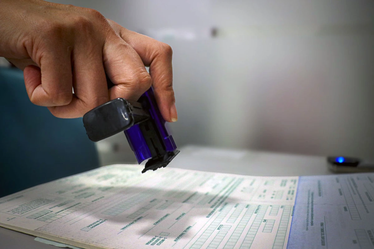 Tras muerte de su hijo le rechazaron licencias por depresión sin pedir exámenes: Corte cuestiona a Compin y exige reevaluar
