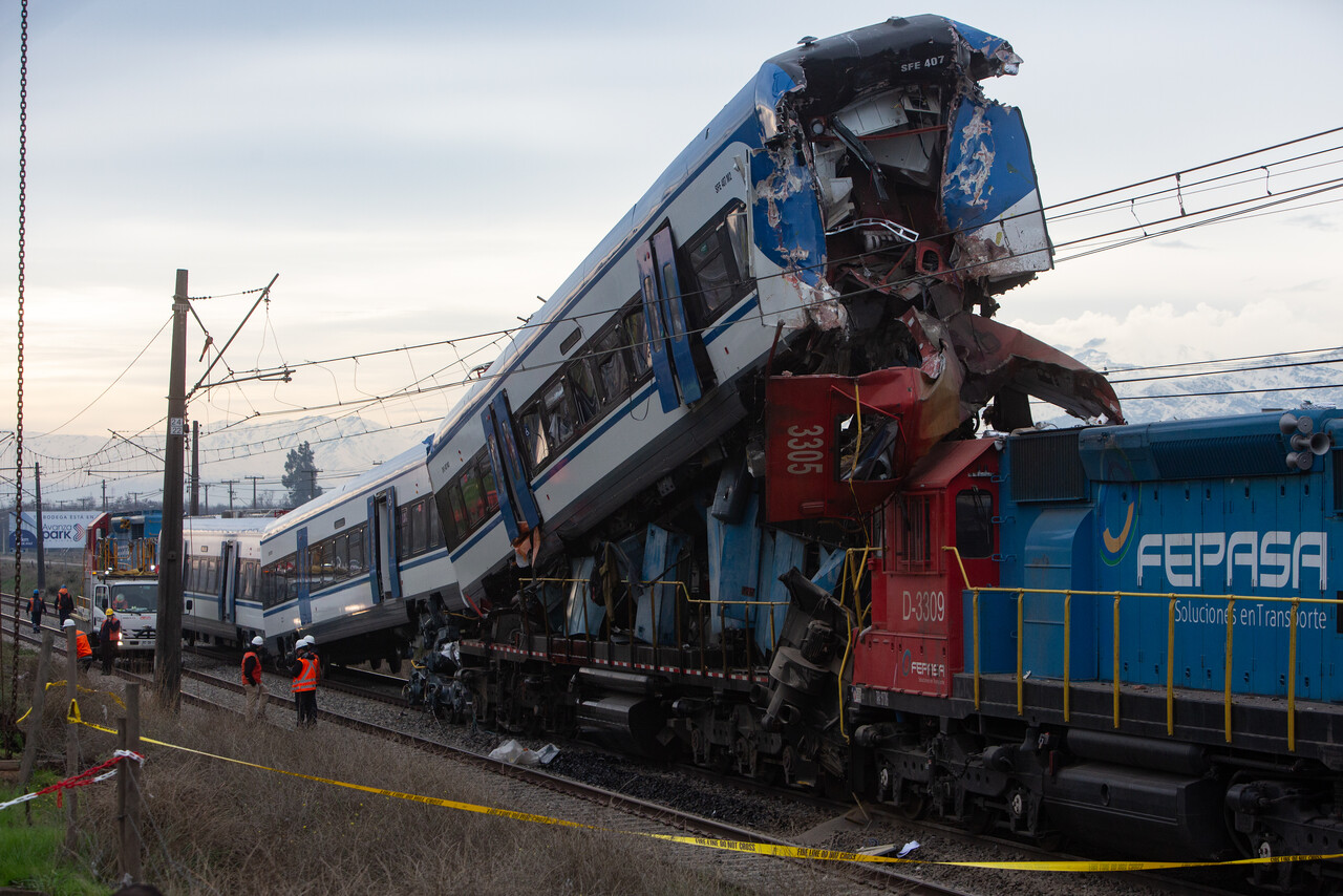 Choque de trenes: Fepasa dice que tenía autorización para esa vía y EFE entrega caja negra