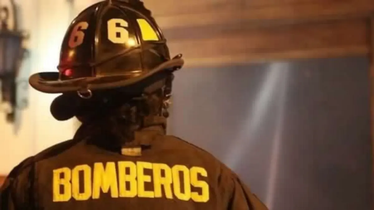 Tres bomberos fueron expulsados por baja asistencia sin investigación ni derecho a defensa: Suprema ordena reincorporarlos