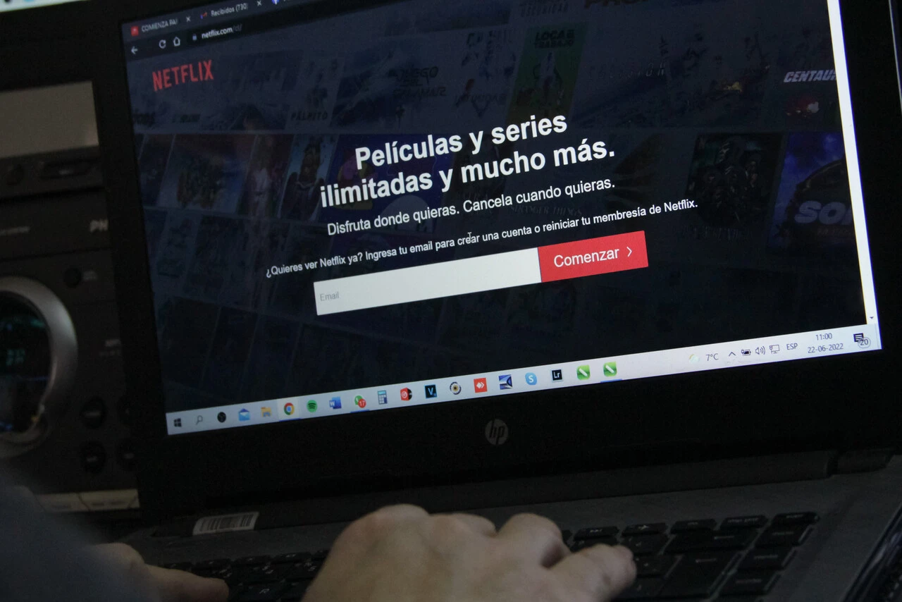 Tribunal confirma que padre deberá pagar Netflix, internet y actividades deportivas como parte de la pensión de su hijo